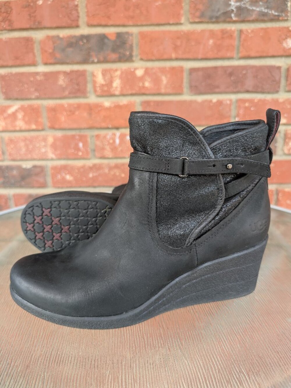 Women's UGG Black Leather Waterproof Ankle Boots Shoes Size 9